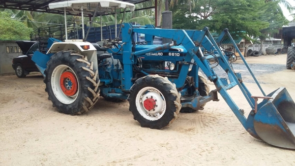 ขายรถไถฟอร์ด6610+ชุดดันดินหน้า+บุ้งกี๋ตัก