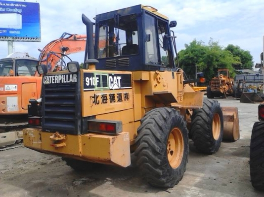 ขายรถตัก CATERPILLAR รุ่น 910 F
