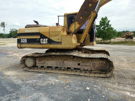 ขายรถแบคโฮ CAT 320 V2 เอกสารเล่มทะเบียน ระบบไฟเต็ม ราคา 780000