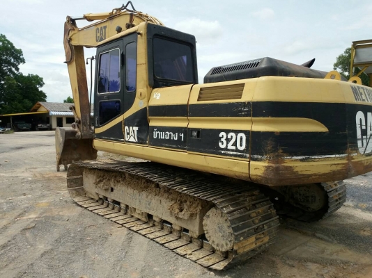ขายรถแบคโฮ CAT 320 V2 เอกสารเล่มทะเบียน ระบบไฟเต็ม ราคา 780000