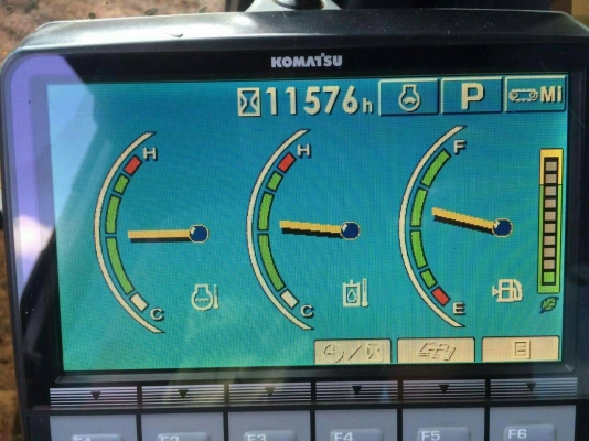 ขายรถแบคโฮ KOMATSU PC200-8 เอกสารเล่มทะเบียน ไมล์ 11500 ชม.ราคา 1450000 ขายรถแบคโฮ KOMATSU PC200-8 เอกสารเล่มทะเบียน ไมล์ 11500 ชม.ราคา 1450000