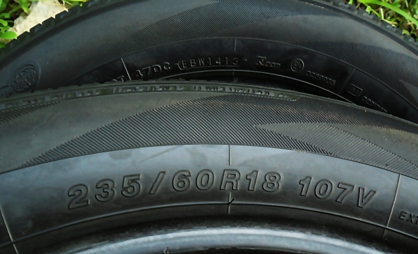 ยางขอบ18 โยโกฮาม่า 235-60-R18 ลงพื้นปี14 (4เส้น4,500) ดอกหนา1 ซม.