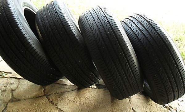 ยางขอบ18 โยโกฮาม่า 235-60-R18 ลงพื้นปี14 (4เส้น4,500) ดอกหนา1 ซม.