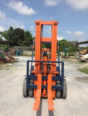 TOYOTA 2.5ตัน เสา 6เมตร รุ่น5 เครื่องยนต์ดีเซล นำเข้าจากญี่ปุ่น โทร.090-986-2521 อ๊อบ