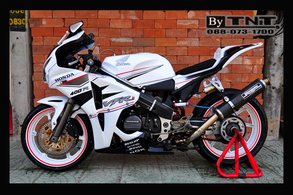 <TNT>ขาย Honda VFR(NC-30) 400 cc./ปี92/สีขาว/ทะเบียนแท้/แฟริ่งแต่ง..สวยๆ>>>>>คับ