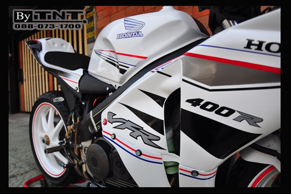 <TNT>ขาย Honda VFR(NC-30) 400 cc./ปี92/สีขาว/ทะเบียนแท้/แฟริ่งแต่ง..สวยๆ>>>>>คับ