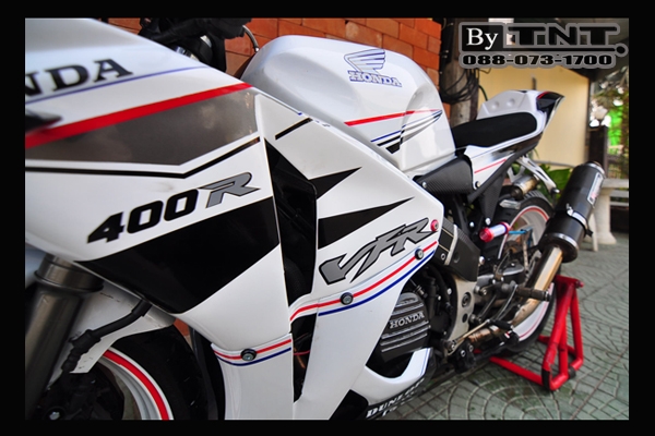 <TNT>ขาย Honda VFR(NC-30) 400 cc./ปี92/สีขาว/ทะเบียนแท้/แฟริ่งแต่ง..สวยๆ>>>>>คับ