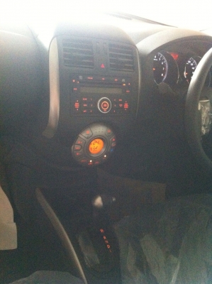 ขายด่วน NISSAN ALMERA รถใหม่ป้ายแดง ยังไม่ได้ใช้ ครับ สนใจติดต่อ นัท 083-6333393