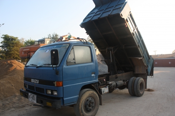 ขาย6ล้อ NPR 115แรง คานหน้าหลังเอฟ ทะเบียนหมดปี56 เอกสารพร้อมโอน