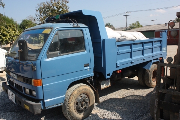 ขาย6ล้อ NPR 115แรง คานหน้าหลังเอฟ ทะเบียนหมดปี56 เอกสารพร้อมโอน