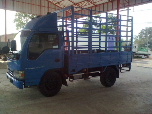 ISUZU NKR 4 ล้อกลาง ทะเบียนไม่ติดเวลา
