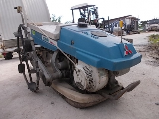 รหัส:12000781รถปลูกข้าวดำนาใช้เครื่องSM-P250ขนาด2.5แรงรถสภาพเดิมๆพร้อมใช้www.nihonmono.com