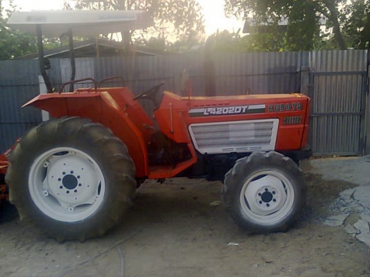 ขายด่วนคูโบต้าzl4202dt 4wd 4x4เทอร์โบเพาเวอร์เก่าญี่ปุ่นรถยังไม่เคยใช้งานในเมืองไทยอยู่นครสวรรค์ อ.ไพศาลีครับ