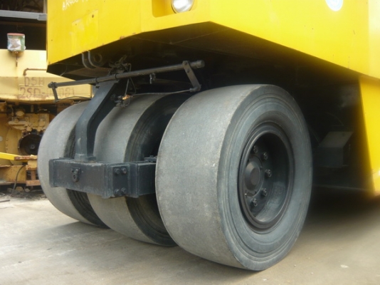 รถบด 7 ล้อยาง Sakai T2 มาใหม่แล้วจ้า รถนอกแท้ ไม่ผ่านการใช้งานในไทย 100\% มีให้เลือกหลายคัน เอกสารครบพร้อมจัดไฟแนนท์