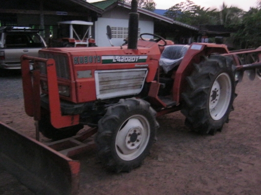 ขายด่วนรถไถนาคูโบต้า L4202dt 4wd 4x4 เทอร์โบเพาเวอร์สวยๆพร้อมใบมีดดันหน้า-ผานหลัง 6x22 พร้อมใช้ครับ...รถอยู่นครสวรรค์ อ.ไพศาลีครับ ขายด่วนรถไถนาคูโบต้า L4202dt 4wd 4x4 เทอร์โบเพาเวอร์สวยๆพร้อมใบมีดดันหน้า-ผานหลัง 6x22 พร้อมใช้ครับ...รถอยู่นครสวรรค์ อ.ไพศาลีครับ