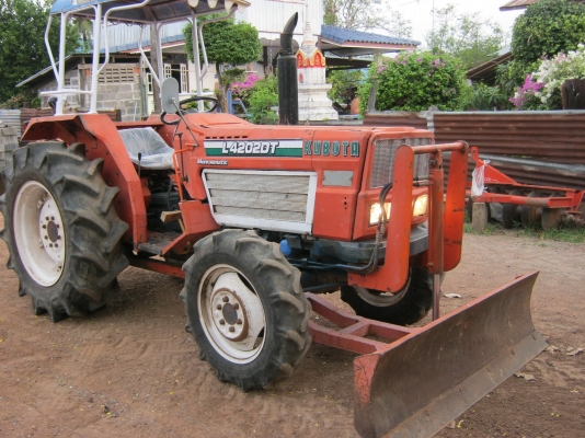 ขายด่วนรถไถนาคูโบต้า L4202dt 4wd 4x4 เทอร์โบเพาเวอร์สวยๆพร้อมใบมีดดันหน้า-ผานหลัง 6x22 พร้อมใช้ครับ...รถอยู่นครสวรรค์ อ.ไพศาลีครับ ขายด่วนรถไถนาคูโบต้า L4202dt 4wd 4x4 เทอร์โบเพาเวอร์สวยๆพร้อมใบมีดดันหน้า-ผานหลัง 6x22 พร้อมใช้ครับ...รถอยู่นครสวรรค์ อ.ไพศาลีครับ