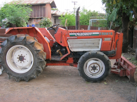 ขายด่วนรถไถนาคูโบต้า L4202dt 4wd 4x4 เทอร์โบเพาเวอร์สวยๆพร้อมใบมีดดันหน้า-ผานหลัง 6x22 พร้อมใช้ครับ...รถอยู่นครสวรรค์ อ.ไพศาลีครับ ขายด่วนรถไถนาคูโบต้า L4202dt 4wd 4x4 เทอร์โบเพาเวอร์สวยๆพร้อมใบมีดดันหน้า-ผานหลัง 6x22 พร้อมใช้ครับ...รถอยู่นครสวรรค์ อ.ไพศาลีครับ