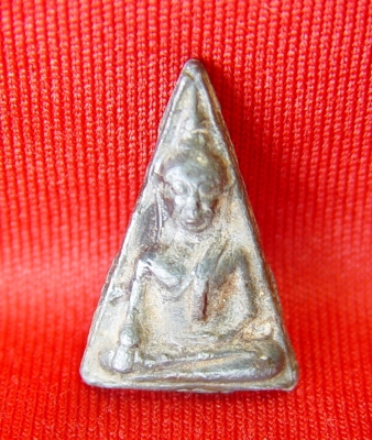 ให้เช่าพระนางพญาองค์เล็ก สวยมากครับ