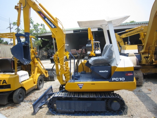 ขาย รถขุดเล็ก KOMATSU รุ่น PC10-5- แทร็กเหล็ก มือสองญี่ปุ่น