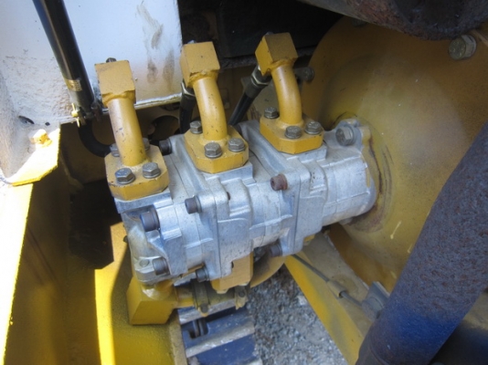 ขาย รถขุดเล็ก KOMATSU รุ่น PC10-5- แทร็กเหล็ก มือสองญี่ปุ่น ขาย รถขุดเล็ก KOMATSU รุ่น PC10-5- แทร็กเหล็ก มือสองญี่ปุ่น