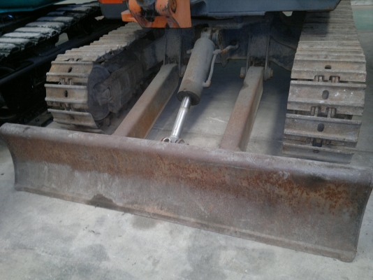 รถขุดเล็ก KUBOTA  KH-50 ปี1985 รถนอกนำเข้า สภาพดีนำเข้าจากญี่ปุ่น ไม่เคยใช้ในไทย ราคาถูกครับ ติดต่อ มานะ 085-9049669