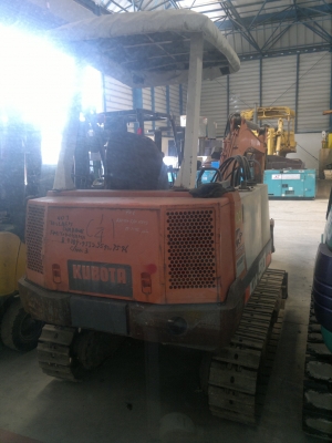 รถขุดเล็ก KUBOTA  KH-50 ปี1985 รถนอกนำเข้า สภาพดีนำเข้าจากญี่ปุ่น ไม่เคยใช้ในไทย ราคาถูกครับ ติดต่อ มานะ 085-9049669