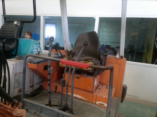 รถขุดเล็ก KUBOTA  KH-50 ปี1985 รถนอกนำเข้า สภาพดีนำเข้าจากญี่ปุ่น ไม่เคยใช้ในไทย ราคาถูกครับ ติดต่อ มานะ 085-9049669