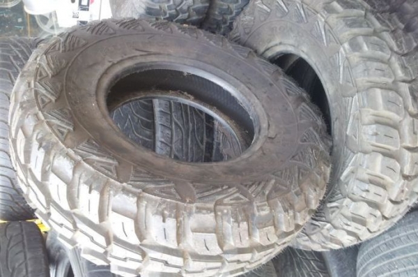 ขายยางใหม่ 31x10.5x15 ปี12 ดอกดุดุ 4200.-