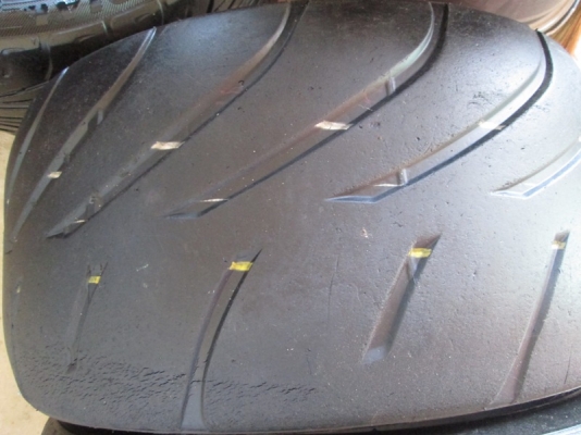 ขายยาง 245/40/17  re555s