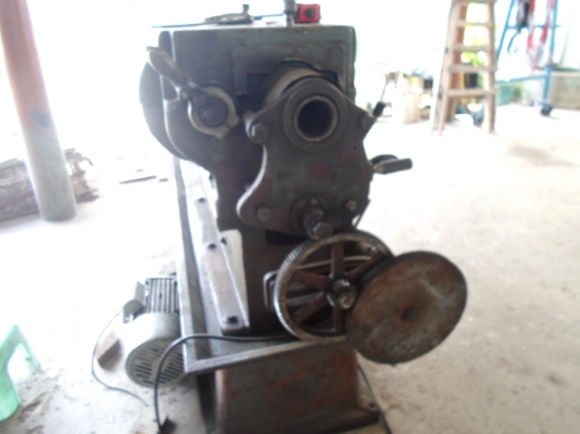 เครื่องกลึง 6 ฟุต คอลึก 15 นิ้ว 65,000 ด่วน !!!!!!!! เครื่องกลึง 6 ฟุต คอลึก 15 นิ้ว 65,000 ด่วน !!!!!!!!