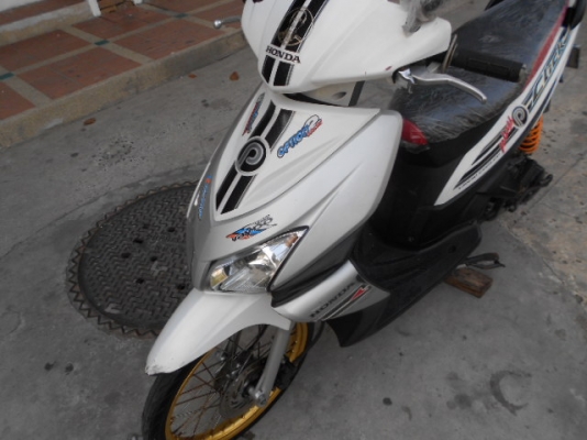 Honda-Click 110cc ราคาถูกๆครับ ชุดสีสวยๆ เข้ามาดูก่อนครับ