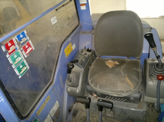 รถขุด KOMATSU  PC75UU-3C รถนอกนำเข้า มาถึงไทยแล้วครับ ไม่เคยใช้ในไทย ใช้งานได้เลย ติดต่อ มานะ 085-9049669