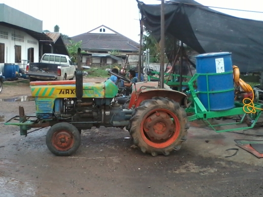 ขายจ้า รถไถพร้อมเถังฉีดยา