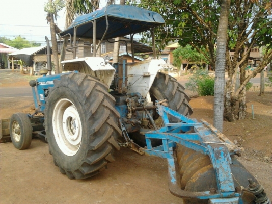 FORD 6600 - 1 เพลา T6 เต็มตัวไม่ผสม อุปกรณ์ครบ มีใบมีดดันหน้า ผานพรวนดิน 7 บอดี้สวยแห้งดีทั้งคัน ช่วงล่างดี พร้อมใช้งานได้เลย เอกสารเล่มทะเบียนครบพร้อมโอน ราคาต่อรองได้ครับ