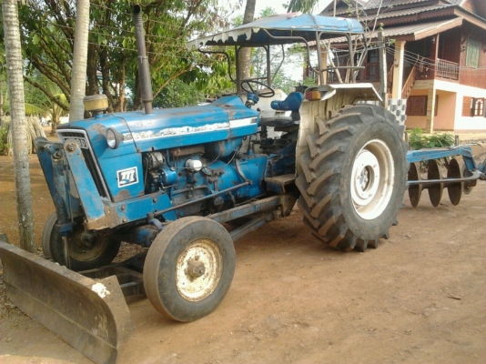 FORD 6600 - 1 เพลา T6 เต็มตัวไม่ผสม อุปกรณ์ครบ มีใบมีดดันหน้า ผานพรวนดิน 7 บอดี้สวยแห้งดีทั้งคัน ช่วงล่างดี พร้อมใช้งานได้เลย เอกสารเล่มทะเบียนครบพร้อมโอน ราคาต่อรองได้ครับ