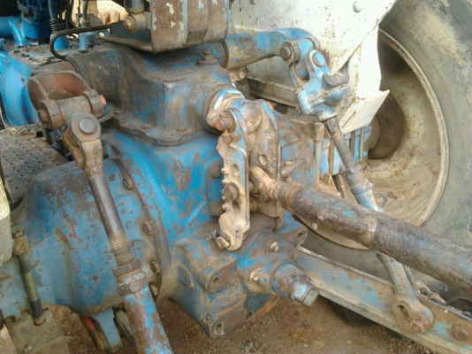 FORD 6600 - 1 เพลา T6 เต็มตัวไม่ผสม อุปกรณ์ครบ มีใบมีดดันหน้า ผานพรวนดิน 7 บอดี้สวยแห้งดีทั้งคัน ช่วงล่างดี พร้อมใช้งานได้เลย เอกสารเล่มทะเบียนครบพร้อมโอน ราคาต่อรองได้ครับ