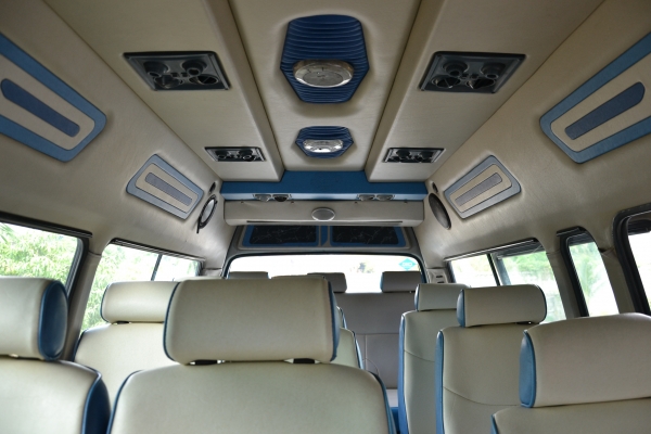 ขายดาวน์รถตู้ TOYOTA hiace ปี2001