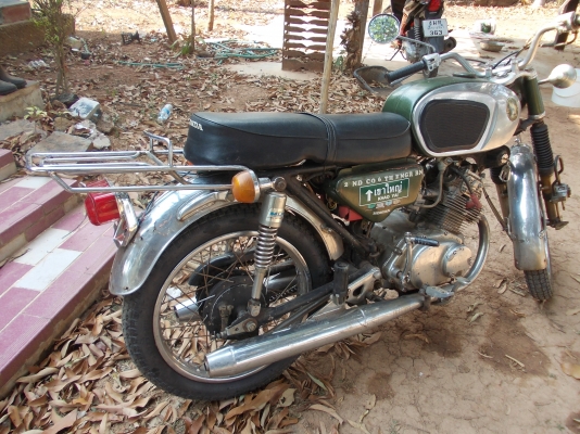 ขาย cb 175 เดิมๆเครื่องดีมากยางใหม่ ขาย cb 175 เดิมๆเครื่องดีมากยางใหม่