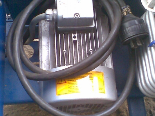 เครื่องอัดอากาศ 3 สูบ