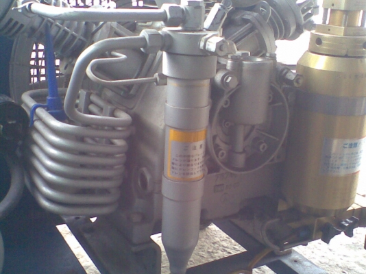 เครื่องอัดอากาศ 3 สูบ