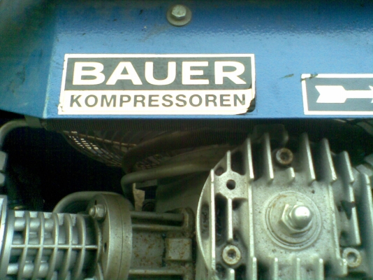 เครื่องอัดอากาศ 3 สูบ