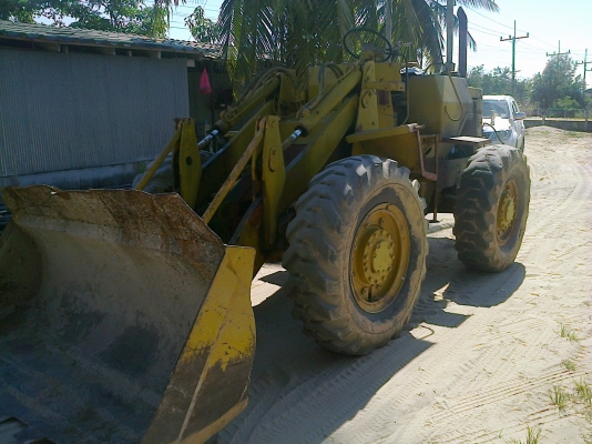 รถตักพร้อมใช้ CAT910 เลี้ยวเอว ยังใช้งานอยู่ ขับเคลื่อน4ล้อปรกติ