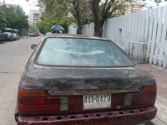 ต้องการขายรถยนต์มาสด้าแดงเพลิงสาพเก่ามากพร้อมใช้