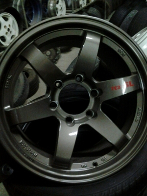 ล้อ t37 sl ขอบ17 หน้า 8 หลัง 9 (ของใหม่)ราคา 12500 บาท