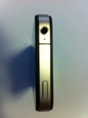 ขาย iphone 4  32gb สภาพ สวยๆ ราคา 12000 บาท