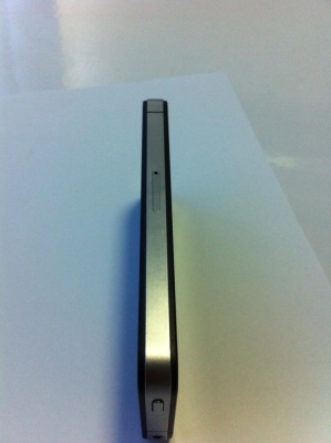 ขาย iphone 4  32gb สภาพ 9\%สวยๆ ราคา 12000 บาท