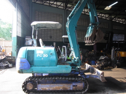 ขาย รถขุดเล็ก KOMATSU รุ่น PC30-7- แทร็กเหล็ก มือสองญี่ปุ่น