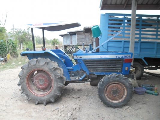 ขาย ISEKI TL-3201 32 แรง 4WD + โรตารี 125,000 ราคาลดได้นิดหน่อย ขาย ISEKI TL-3201 32 แรง 4WD + โรตารี 125,000 ราคาลดได้นิดหน่อย