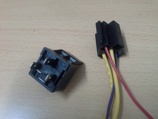 ขายเหมา รีเลย์ 12 V. 30A. 4 ขา ถูกมากๆๆๆๆๆ ขายเหมา รีเลย์ 12 V. 30A. 4 ขา ถูกมากๆๆๆๆๆ