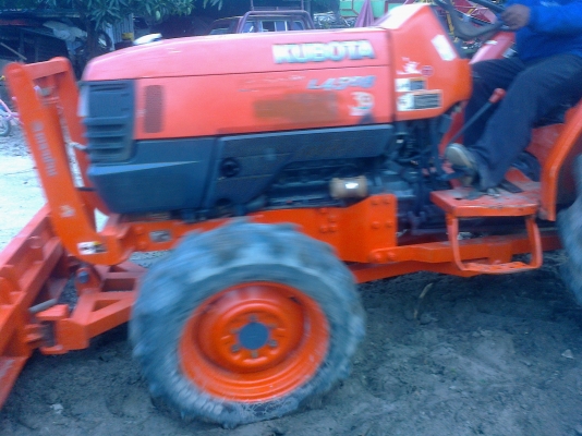 ขายรถไถ KUBOTA L4508 สภาพพร้อมใช้งาน